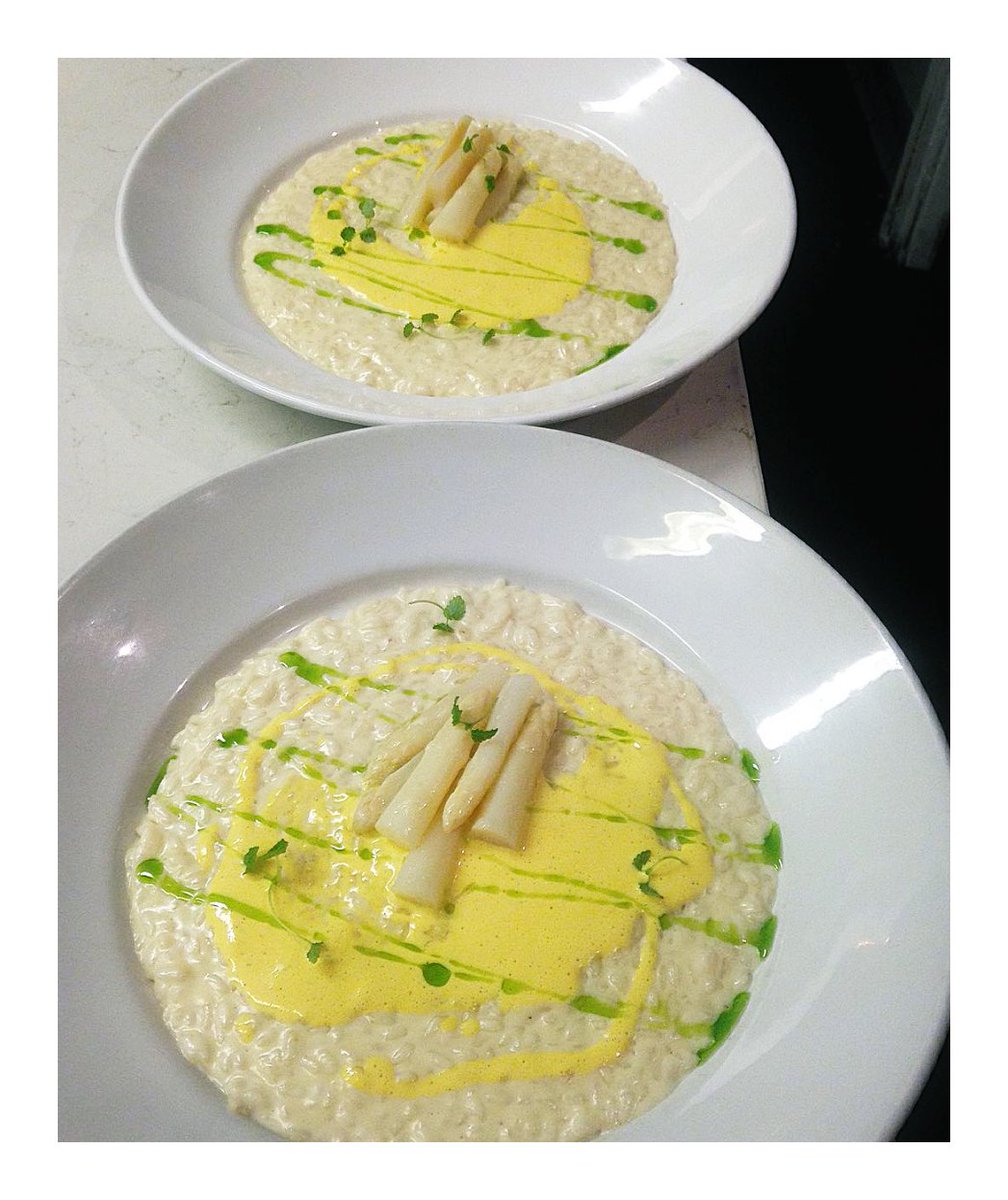 RISSOTO 🍚  #whiteasparagus #vanilla #creamofparmesan #risotto #sw6 #claudeskitche #parsonsgreen
