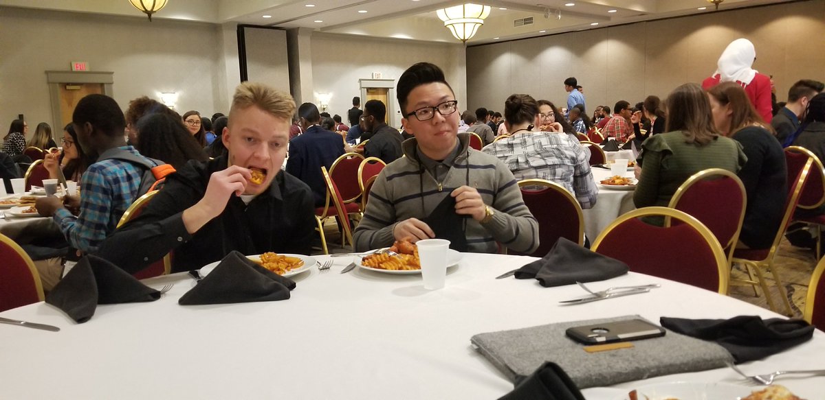 BinghamtonSTEP's tweet image. Bing STEP enjoying lunch at the #2018STEPConference crushing some wings!