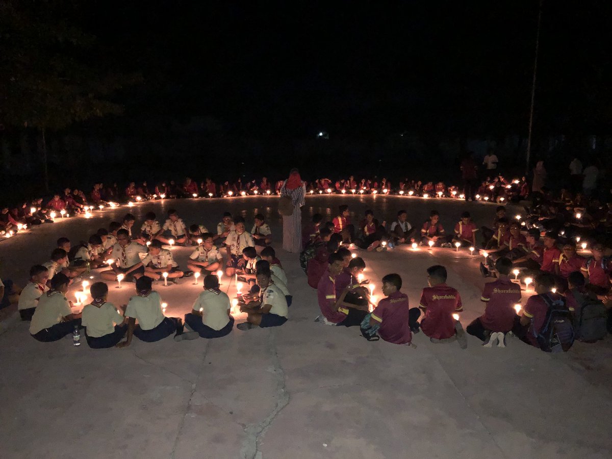 ish_ath's tweet photo. #earthhour2018đ #Connect2Earth #60+ #caringforourfuture #oneplanetlife #turnofflight #SaveTheWorldđ https://t.co/OWUTcxVJS5