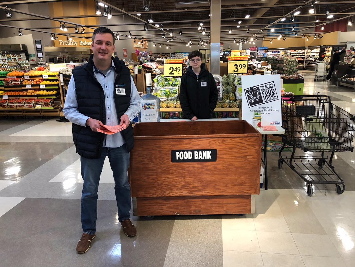 OilGasWeekNL's tweet photo. Come visit volunteers from ExxonMobil at the Kelsey Drive Sobeys today and support the #IndustryFoodDrive. They'll be there until 5:00! #OilGasWeek18 #YYT #GiveBack https://t.co/rD4JQbSv9F