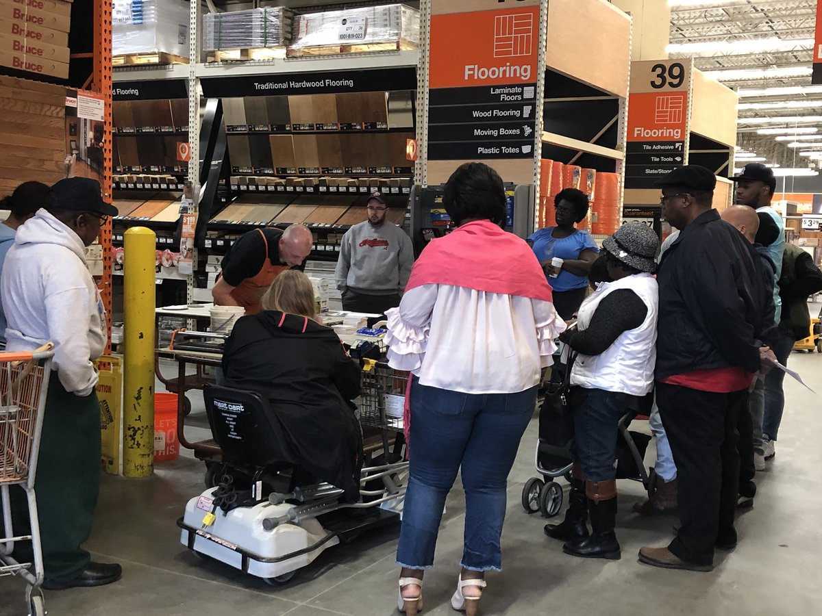 wilson_chelsy's tweet photo. Thank you to Scotty for teaching our how to install tile class! Customers are surely engaged! #OrangePromise #TileClass https://t.co/DstMsuqN2M
