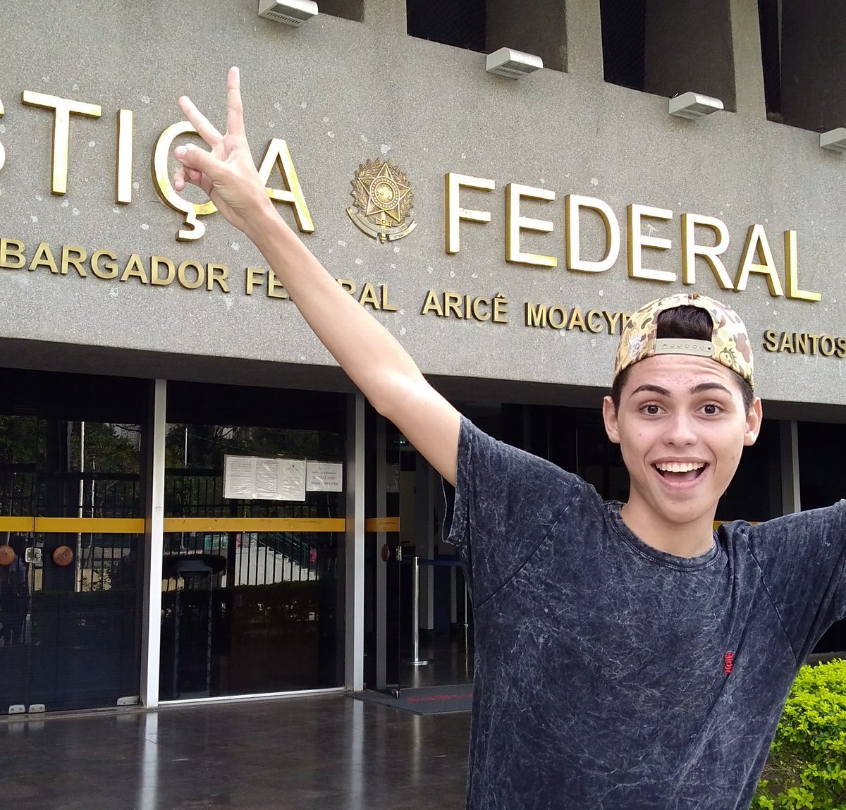 tretattinhos's tweet image. RT pelas tretas!

#PersonalidadeBrasileiraBibiTatto #KCA