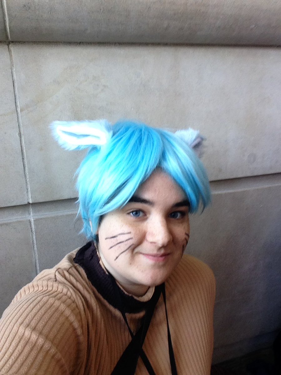 Supersinger9000's tweet photo. Currently at shutocon dressed as my main man Gumball. #shutocon2018 https://t.co/xuVmjjhUNg