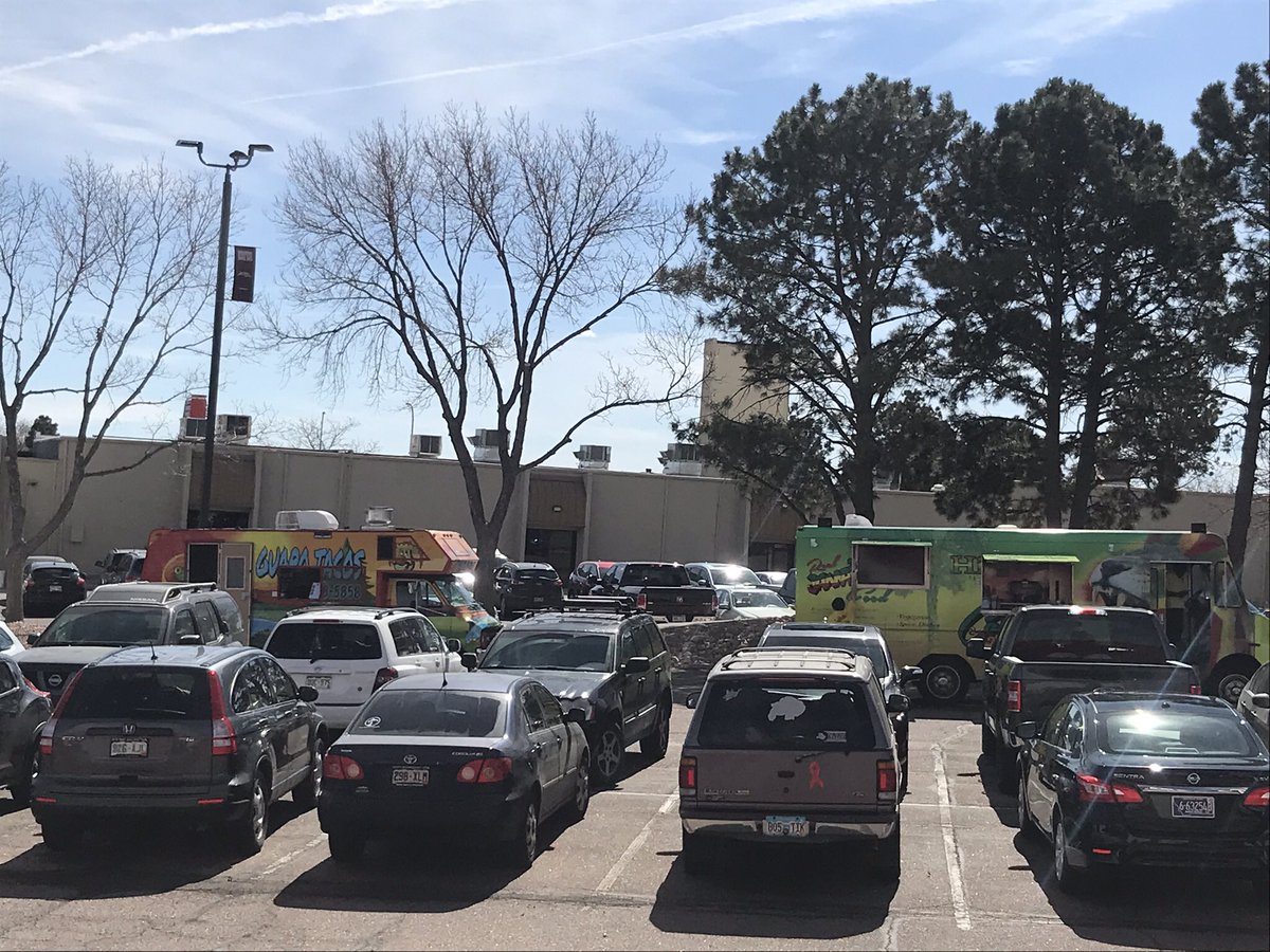 extofer's tweet image. Look at that!!!!  Food trucks are almost ready - #sqlsatcos #sqltacos
