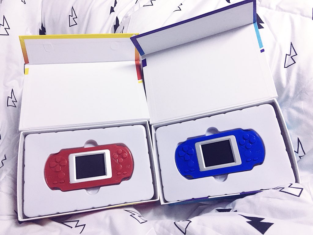 baitongkks's tweet photo. โคตรย้อนวัยสมัยเกมส์ตลับอ่ะมึง!! มาแบบใหม่พกพาง่าย มาริโอ contra เกมส์ชาวเกาะ มี 268 เกมส์ในเครื่องเดียว กูเล่นทั้งวันตอนนี้ พรีมา 350฿ คุ้มสัส!!!!
ความบันเทิงให้ 4.5/5 ถ้าให้ดีต้องเปลี่ยนแผ่นได้ 555+ สนุกโว้ยยยยย 🕹

#ไว้รีวิวห้ามขายของโว้ยย #ของเล่น 
#ย้อนวัย https://t.co/98LKwqn6S0