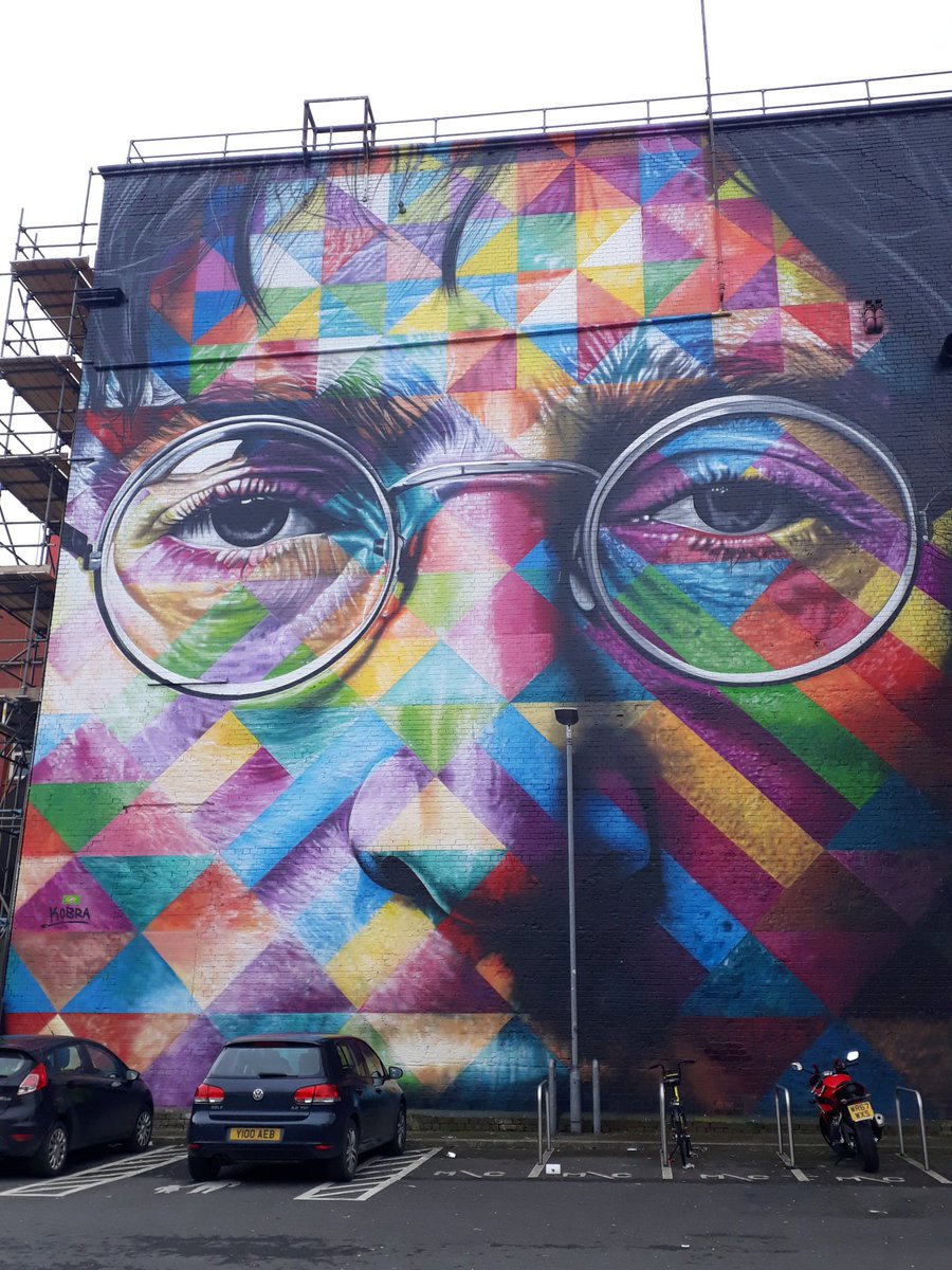FakeChrisTorres's tweet photo. #Bristol My favourite city in England. Street art, Beers &amp; the Blues. What else could you ask for? https://t.co/0kc2nJYNBt
