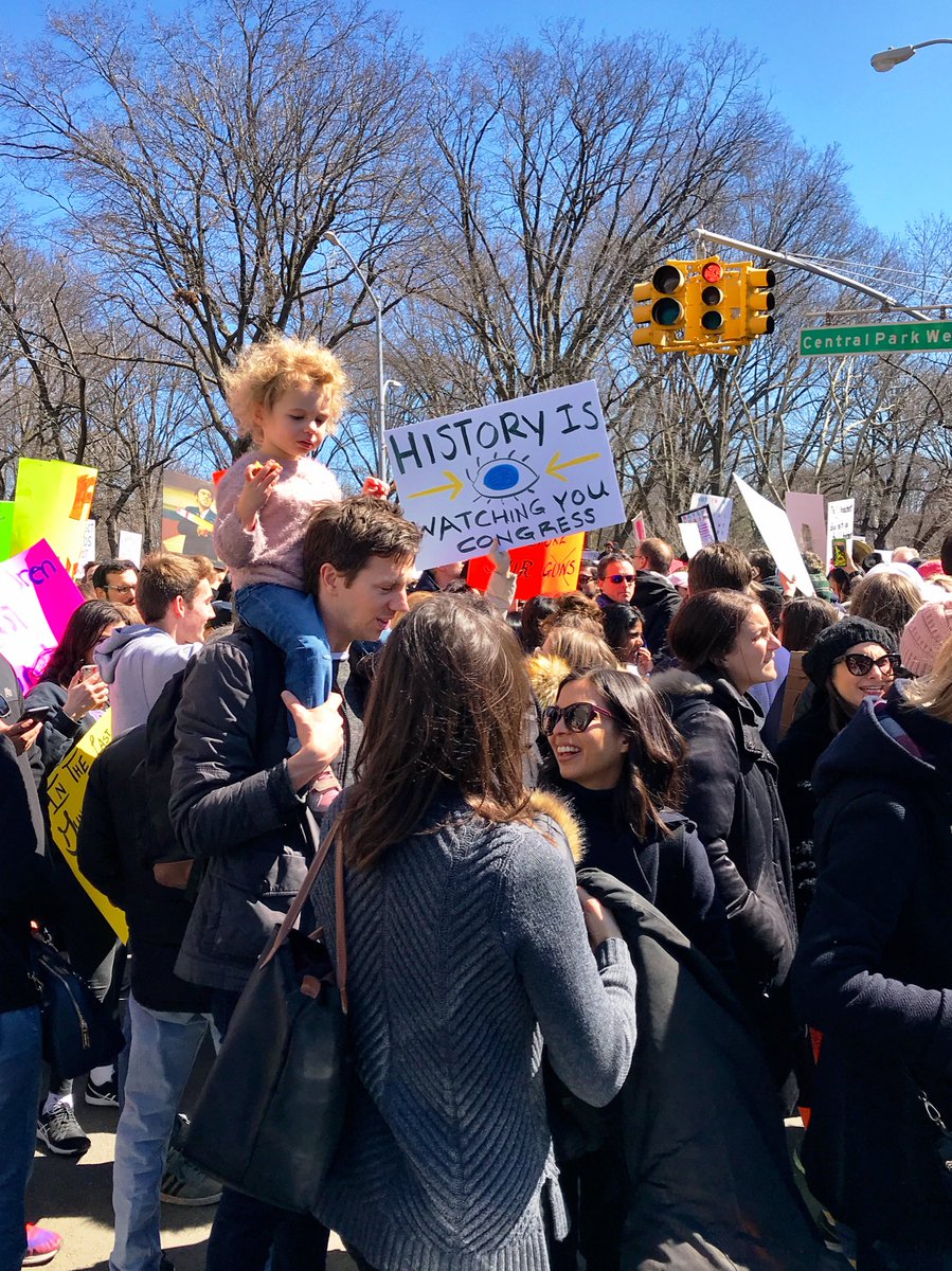 ayresomeboy's tweet photo. Thousands marching in NYC #marchforourlivesnyc #MarchForOurLives https://t.co/WI6hK4NGzy