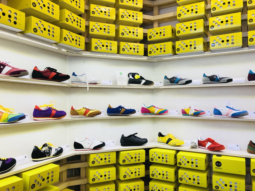 booksandwine76's tweet photo. #peerpressure or is that #beerpressure at the #Botas66 shoe shop in #Prague #decisions #trainerporn https://t.co/rocjHJxLZc