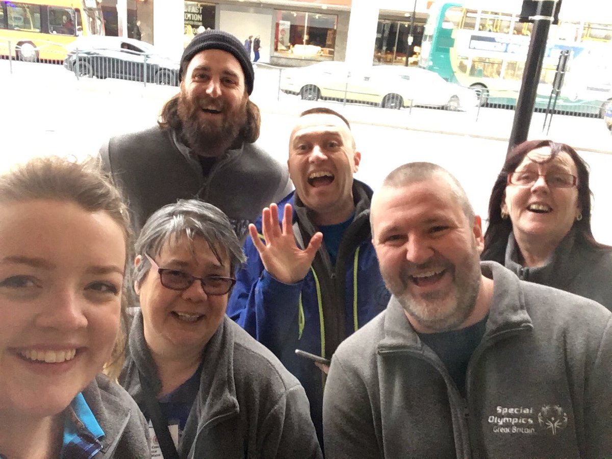 NiamhyD6's tweet image. Team Building Is On #extrapointsforfindingotherteammembers #10pointstogetLingback #VolTraining  #teambuilding #AbuDhabi2019 @SOGreatBritain #TeamSOGB