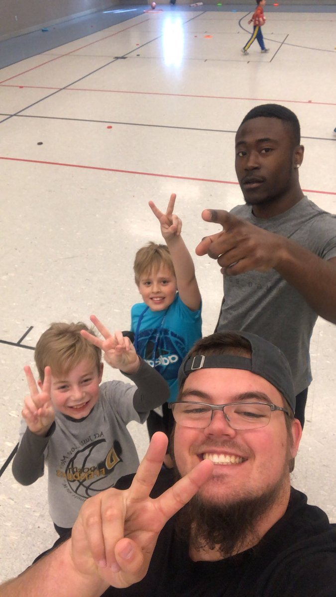 Biglocoguys's tweet photo. Big loco guys at kidzone Thursday @DordtFB #BIGLococomp https://t.co/jWkBH7T0F4