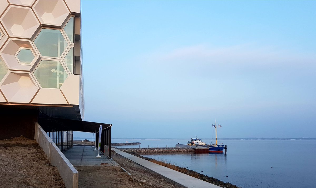 De #ReginaAndrea is klaar voor vandaag, feestelijke opening van #afsluitdijkwaddencenter #afsluitdijk #AWC #ijsselmeer #fryslân