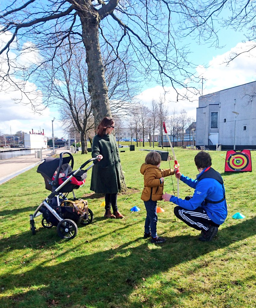 The #BHiveactivityhub visited #Clydebank today for the #Clydebankcan event. 

Lots of smiles, #canalmagic and many warm thanks for our visit!  Such a great spot for activity!  

We also ran a #paddlepickup and collected 13 bags of litter!

#Scotland #gooutside #getoutdoors