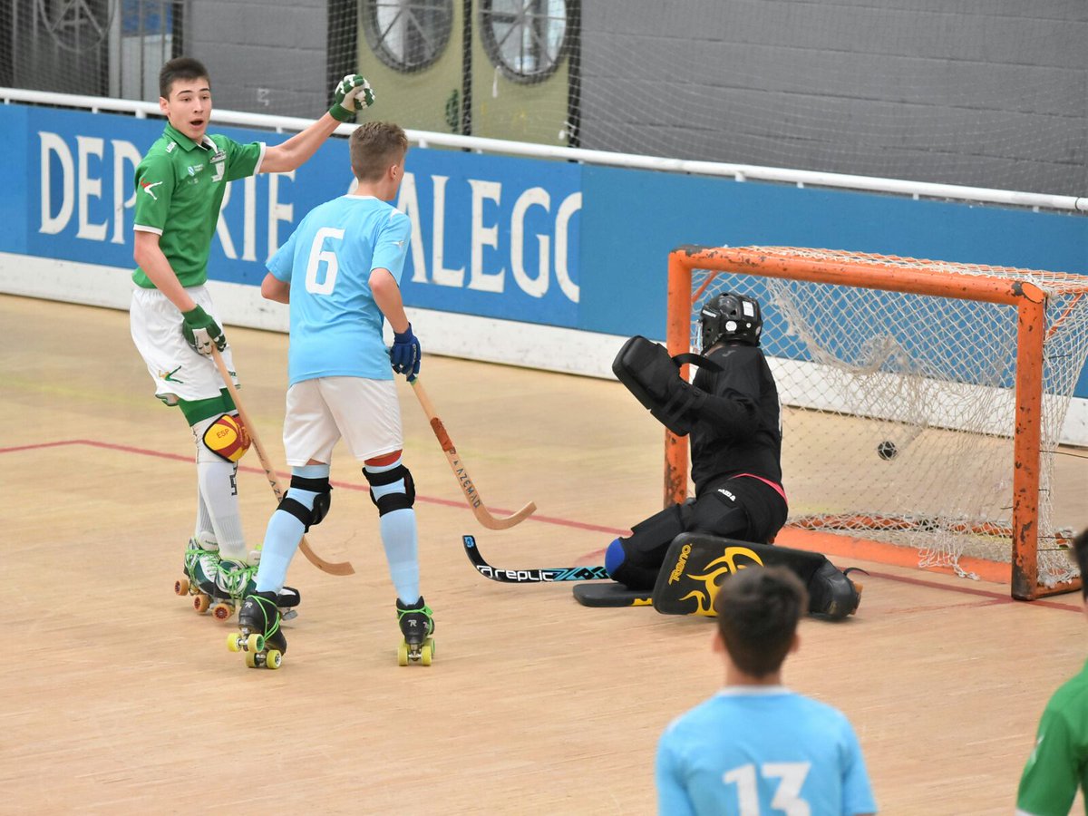 hockeyliceobase's tweet photo. Y no pudo empezar mejor la #Final4Infantil que con nuestros chicos ganando a #Compostela 2-1 💚💪🏻👏🏼 Enormes 💚💚💚💚
Mañana seguimos 👏🏼👏🏼💪🏻🏑
#vamoslosverdes 💚💚 #SomosEquipo,👏🏼💪🏻🏑💚 https://t.co/sZa7VllX40