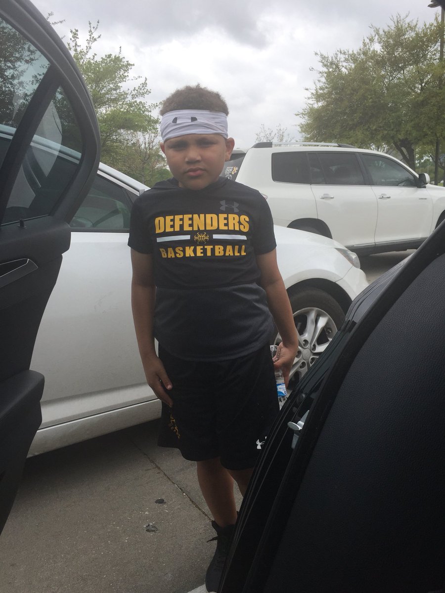TP_Basketball's tweet photo. Nate finished the morning with a 17pt game 3-6 on 3’s. 3 point shooting between both games was 5-8... #babysteph is what they called him.😂 https://t.co/pp15nURNcu