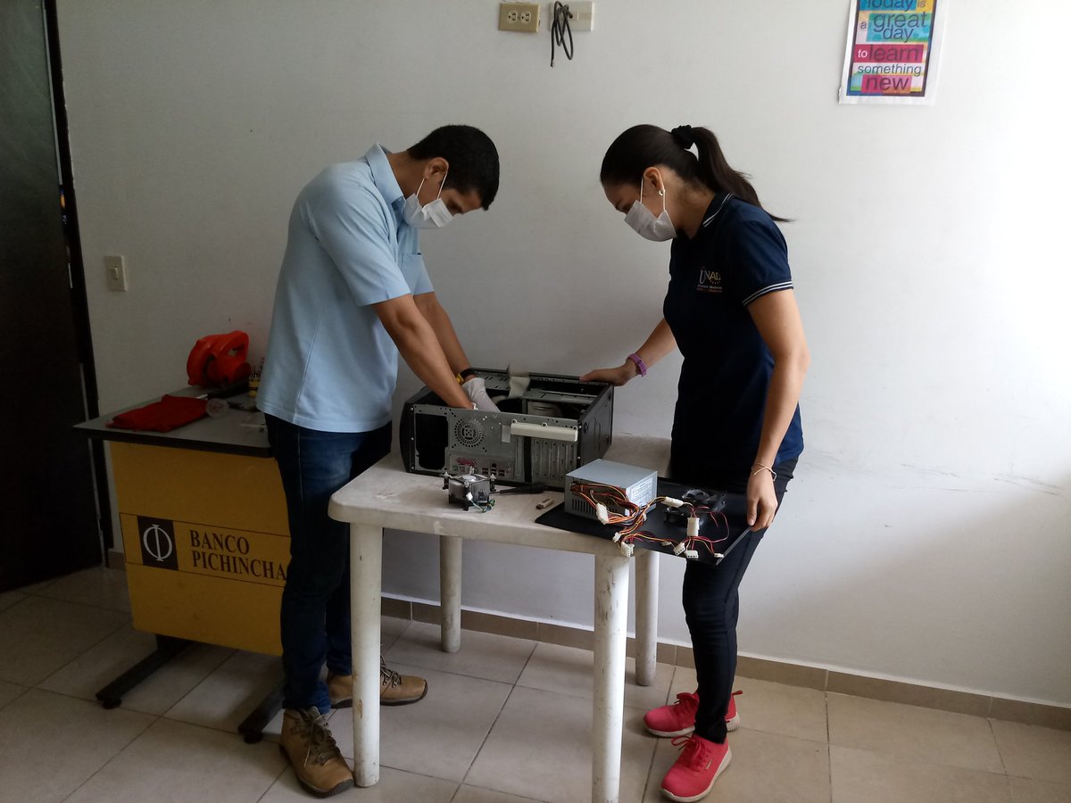 lorenza_chacon's tweet photo. @carocalleve @RedestUNAD @ClaudioCamiloG1 @Alex_AparicioR @UniversidadUNAD @johnfmontes. #EnsamblePC2018 Unad Cucuta https://t.co/xMOAyy2l8x
