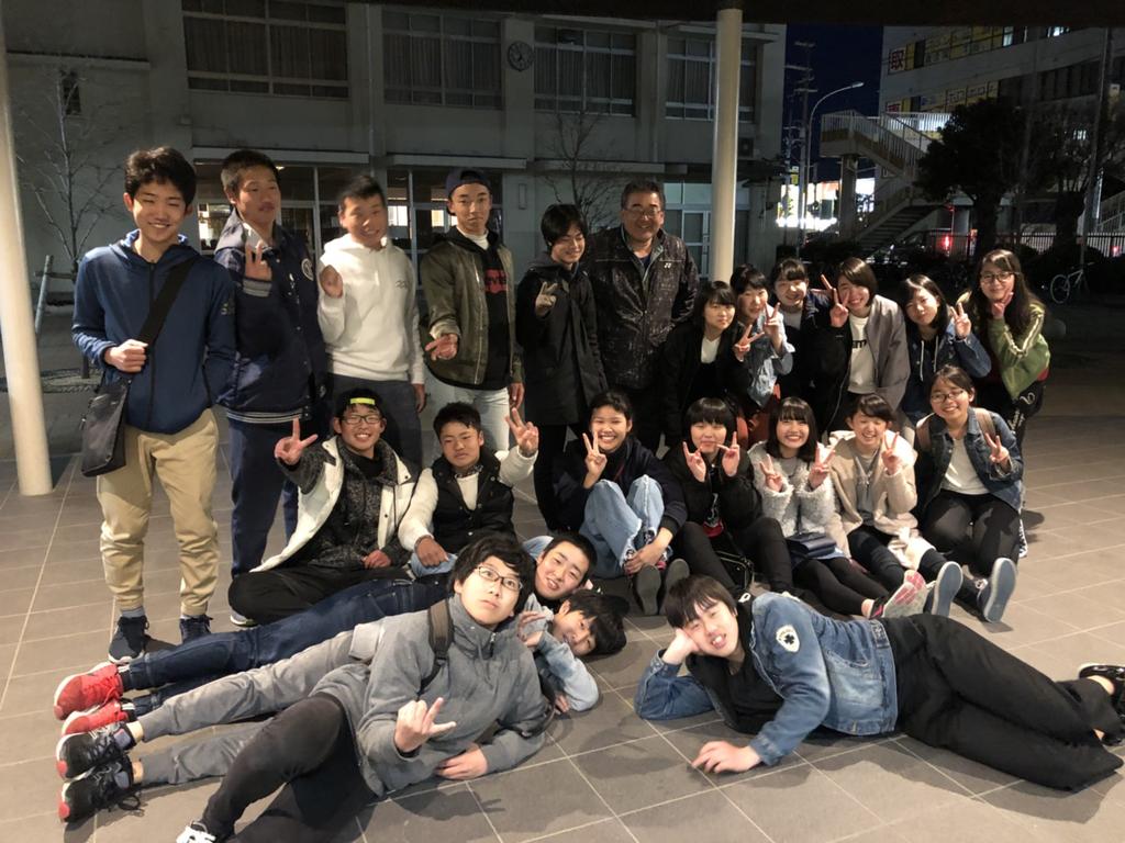 0  3 . 2  2

朝から6班で大阪！
集合時間に起きてしまいました...
遅刻ごめんなさい!!!😓

夜は4組で打ち上げ！
やっとできたね笑
とりあえずほんまに4組がすきです。
こんなに居心地いいクラスはない
4組で過ごす時間が幸せ💫
ありがとう♡