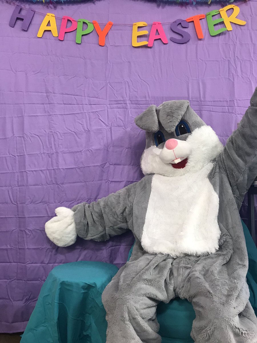 The Easter Bunny is here in Hudson! Stop in with the whole family #ene  #petsmartparties