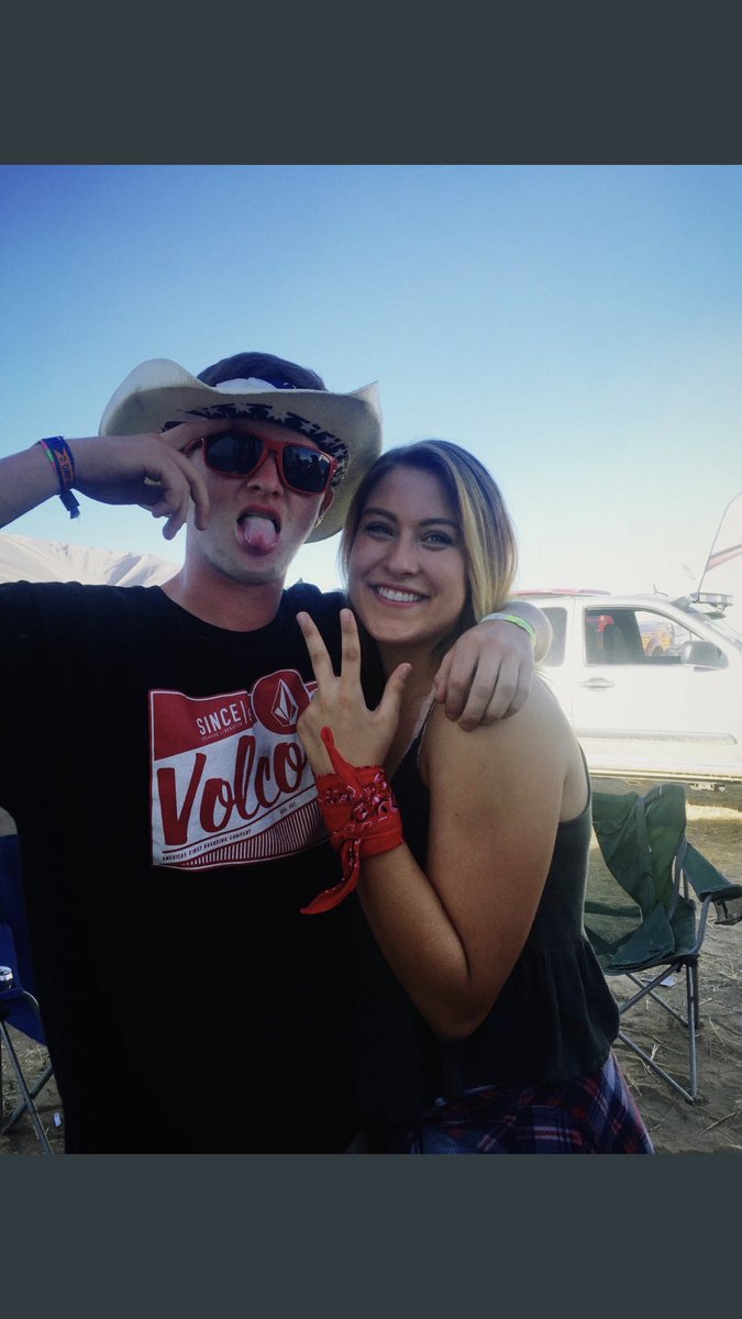 _El_Spankie_'s tweet photo. I’m missing Night in the country tbh..🤠 #nitc2016 #nitc2017 https://t.co/rmaOuz5GYu