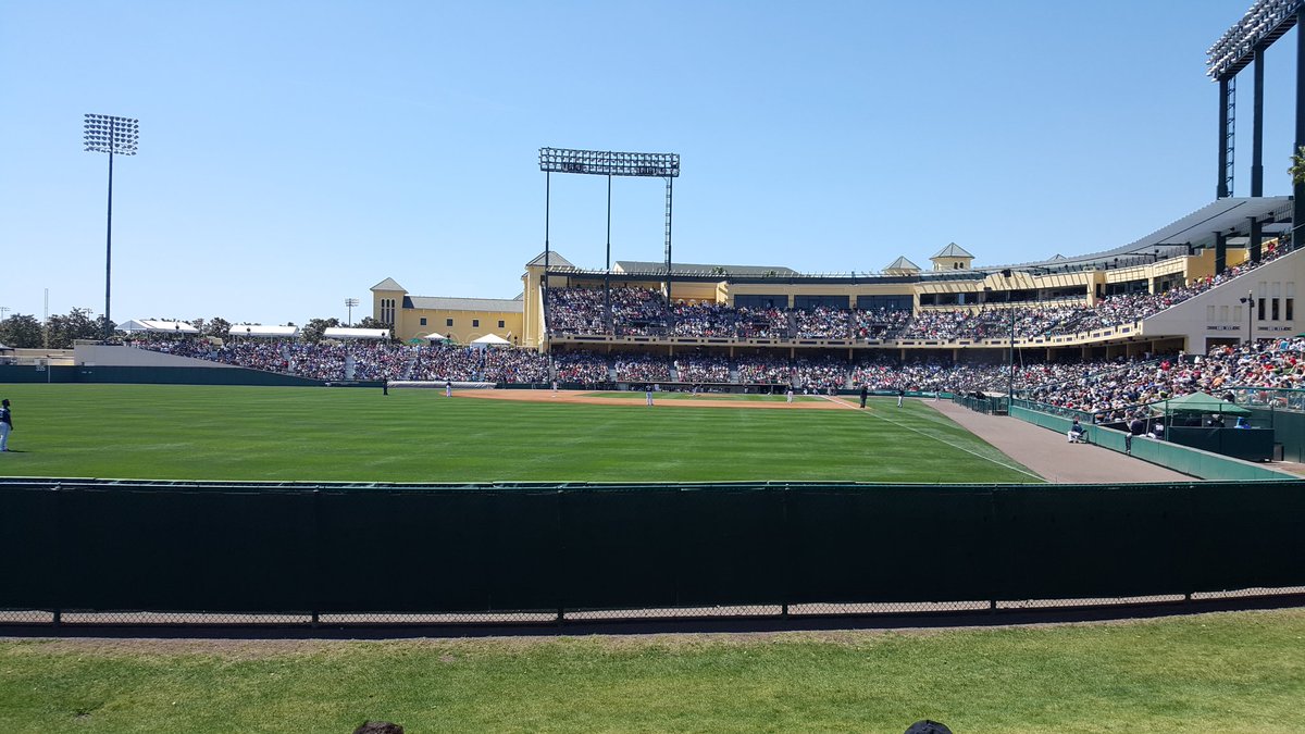 TrashmanDraper's tweet photo. Great day at the park Yankees v Braves Orlando Spring Break #Notcoldhere https://t.co/St2H7QMxsK