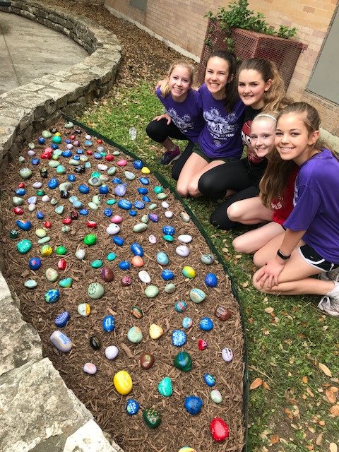 IKE_PTA's tweet photo. Many thanks to all who came to IKE's Beautification Day. It was a wonderful community event-the campus looks great! Thanks: Girl Scout Troop 379 for installing #TheKindessRocksProject garden,@couragefor9, Las Palapas, @NCentralRotary,@rachelHicks2015,@Farrell_FTW. General Strong! https://t.co/SRsKeDGh9S