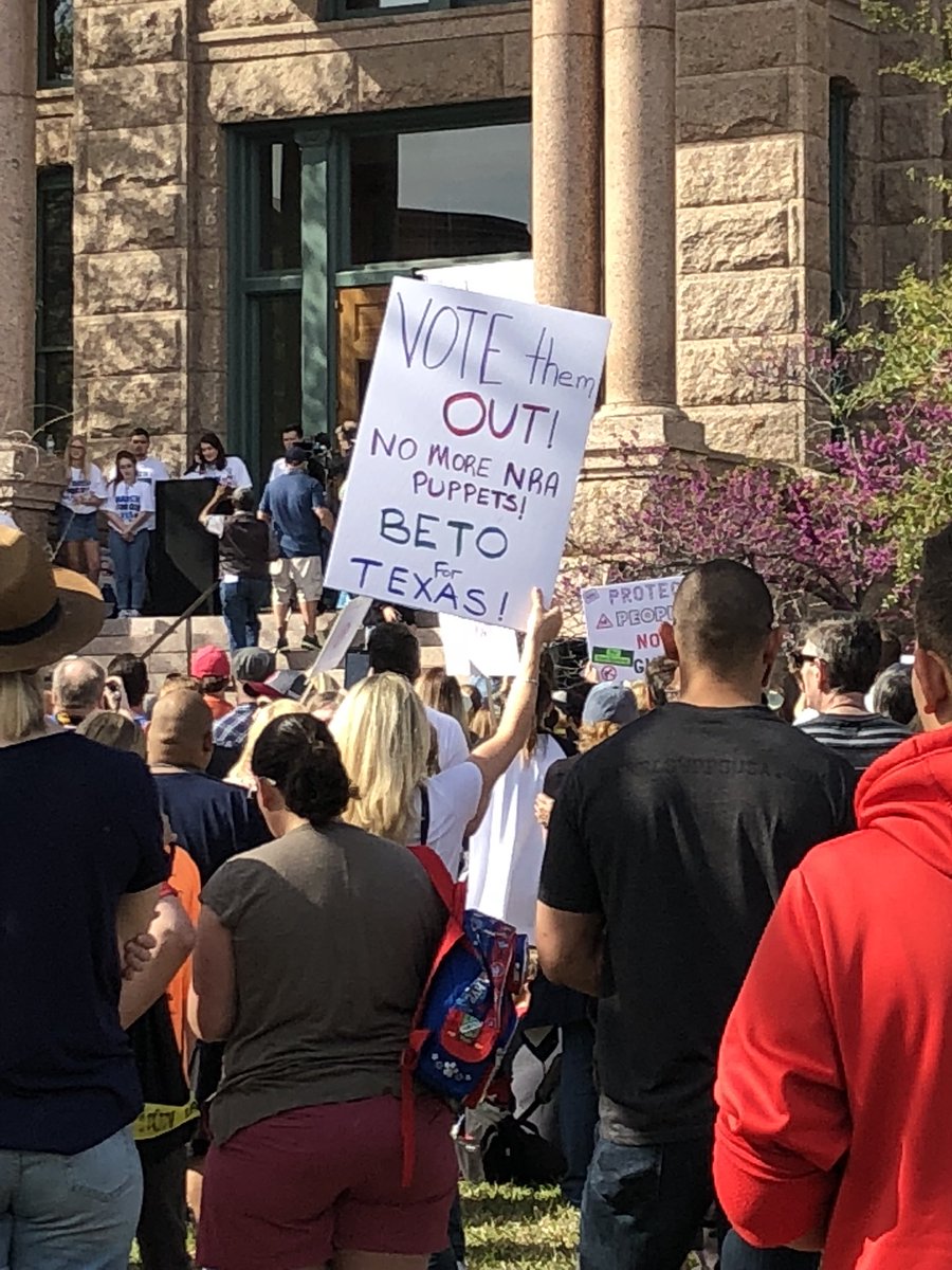 raecole03's tweet photo. #marchforourlives #forworth #BetoForTexas https://t.co/tGoX3IXb2v