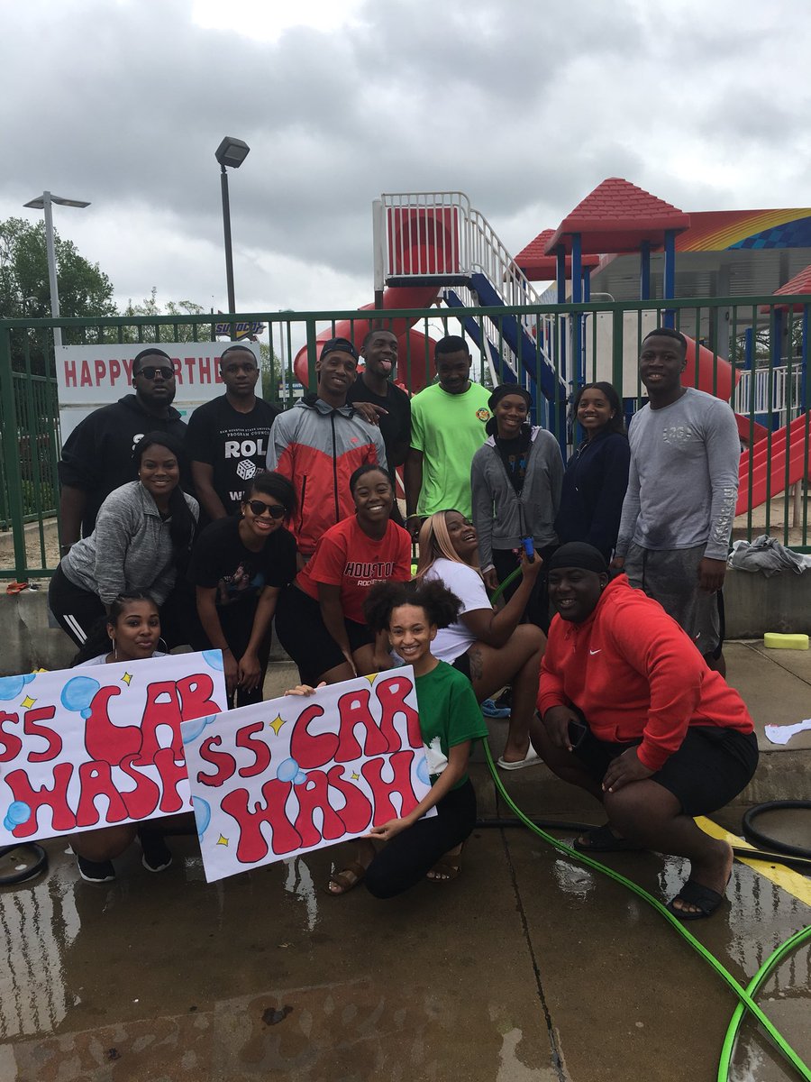 SAkpsi's tweet photo. Thank you everyone that came out to support the carwash. #SHSU #top5 🚗🚗🚗💦💦💦 https://t.co/cv9ePqm2wB