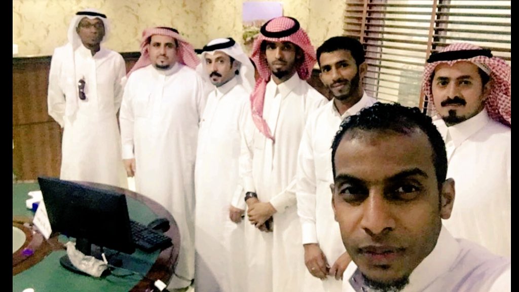 اسال الله ان يشفيك ويرفع عنك يافادي  دايم وهوه يشجع على المبادرات والعمل لخدمه الديره والله #فادي_الحلوي_بحاجه_اخلاء_طبي