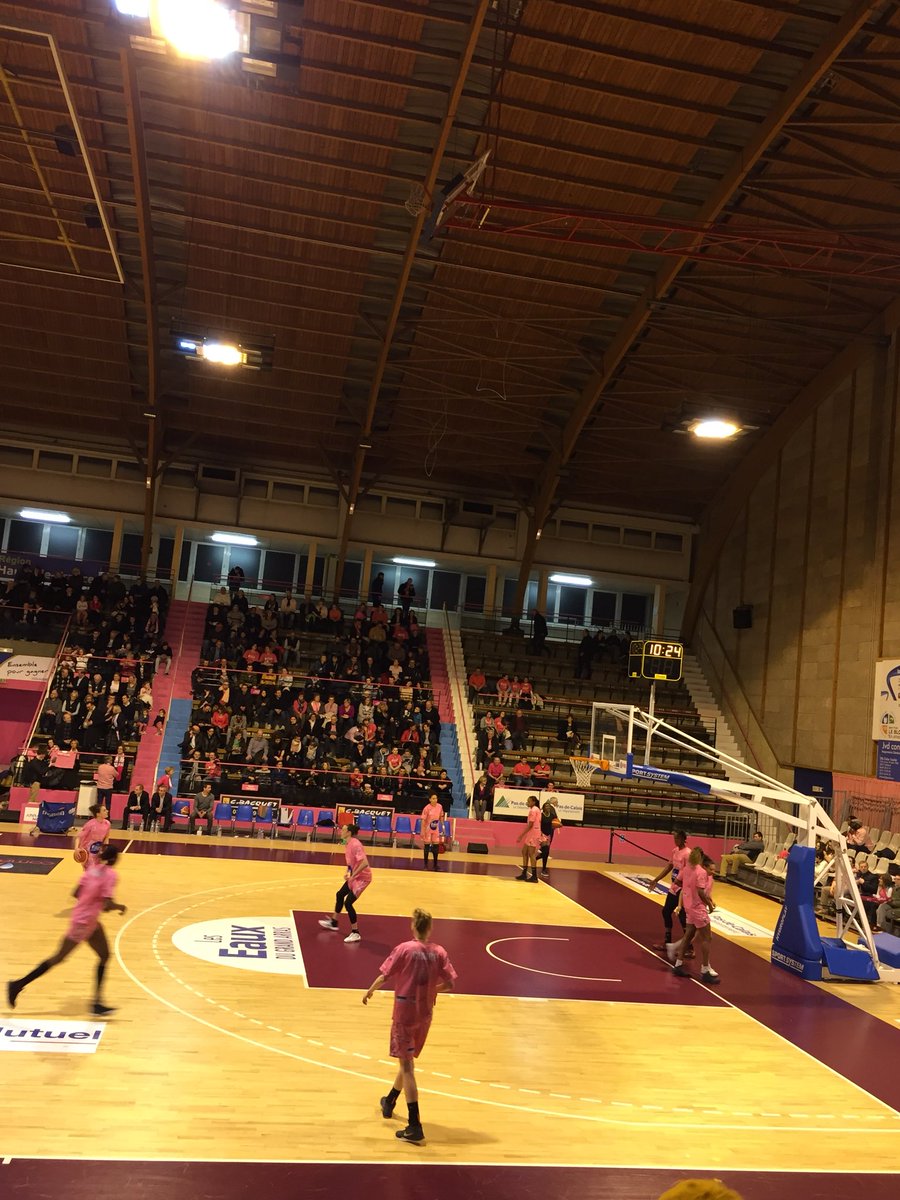 Derniers shoots d’échauffement avant le match décisif face à #charnay, ALLEZ ARRAS! ALLER LES FILLES!🔥⛹🏾‍♀️🏀