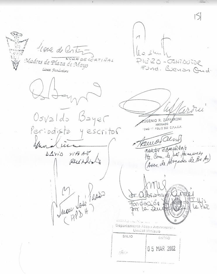 Como veran no falta ningun organismo de derechos humanos atacando a las victimas, defendiendo y protegiendo a los pedofilos que nos arruinaron la vida! aqui les subo la ultima pagina del documento con mas firmas, Carlotto, Zafaroni etc... #NuncaMas #MemoriaVerdadYJusticia