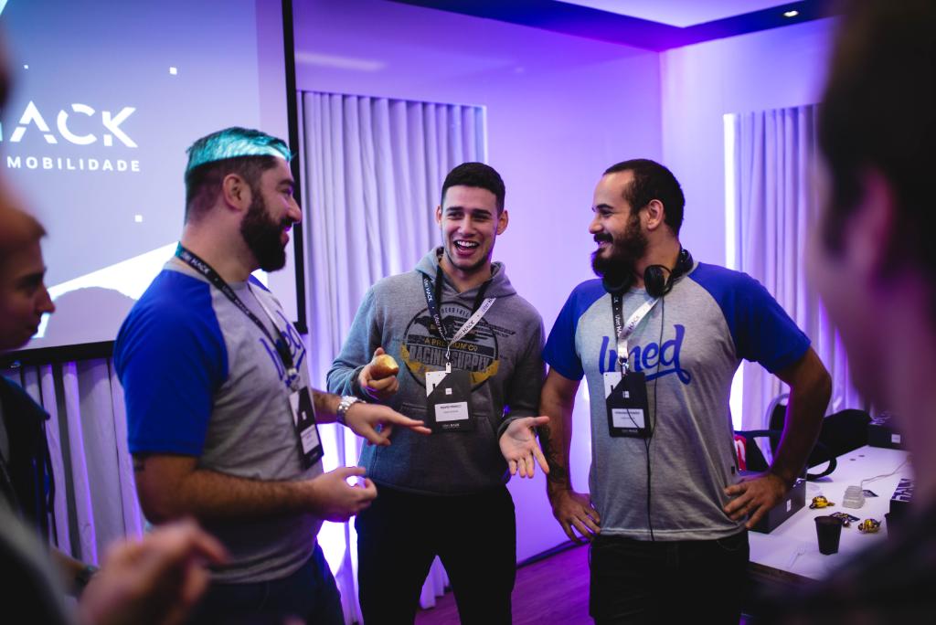 Uber_Brasil's tweet image. Está rolando em Porto Alegre hoje a primeira etapa do #UberHACK. Confira as fotos.