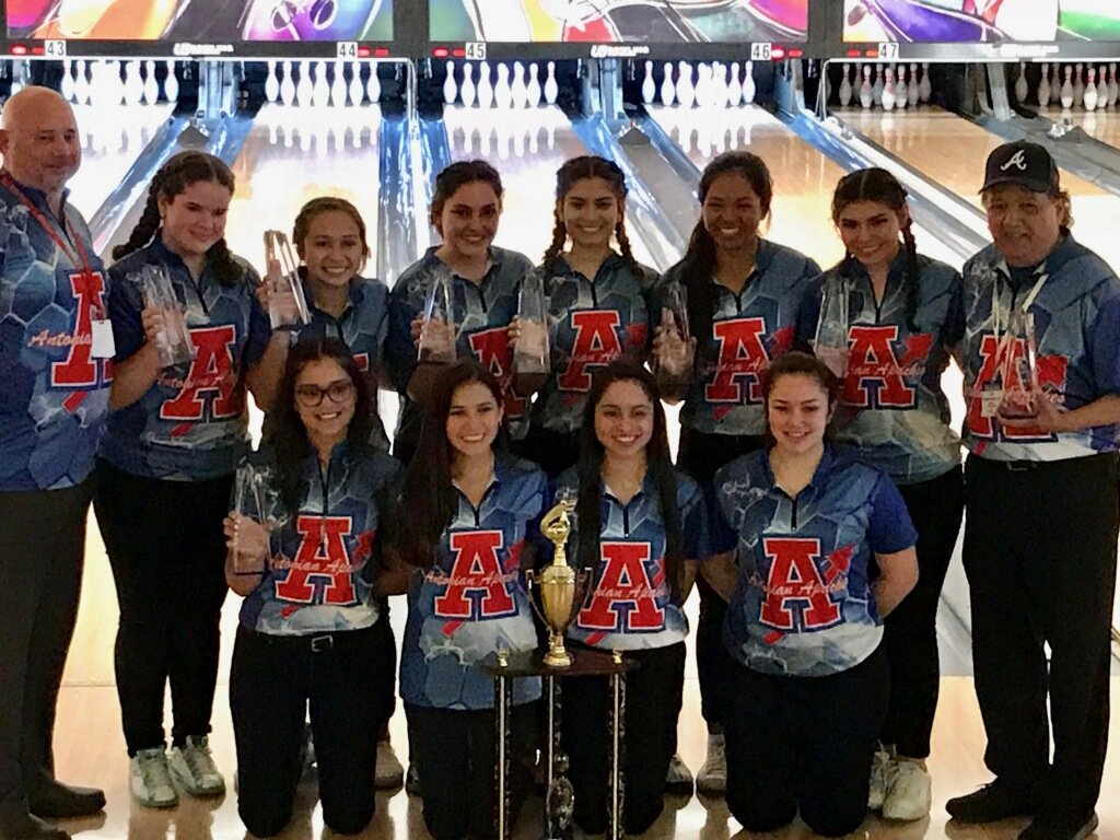 Here is your 2018 Texas State High School Bowling CHAMPIONS. ANTONIAN APACHES!!!
Great day to be an Apache!!!
@acpredsea 
<a href="/AntonianVB2013/">Antonian Volleyball</a> 
@antonianstuco 
@en_terrence 
<a href="/LSCSN/">Lone Star Christian Sports Network (LSCSN)</a> 
<a href="/TAPPSbiz/">TAPPS</a> 
@mysahighschools 
<a href="/ACPHighSchool/">Antonian</a>