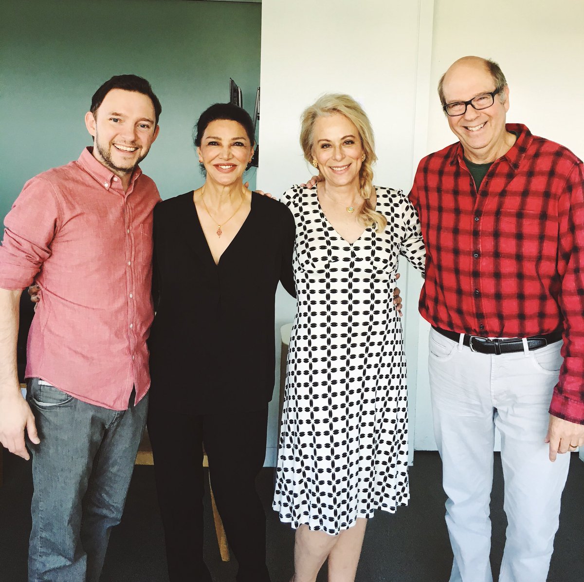 SelectedShorts's tweet image. First show at @TheGetty! @imnatecorddry @SAghdashloo #JaneKaczmarek and #StephenTobolowsky ready to bring the house down!