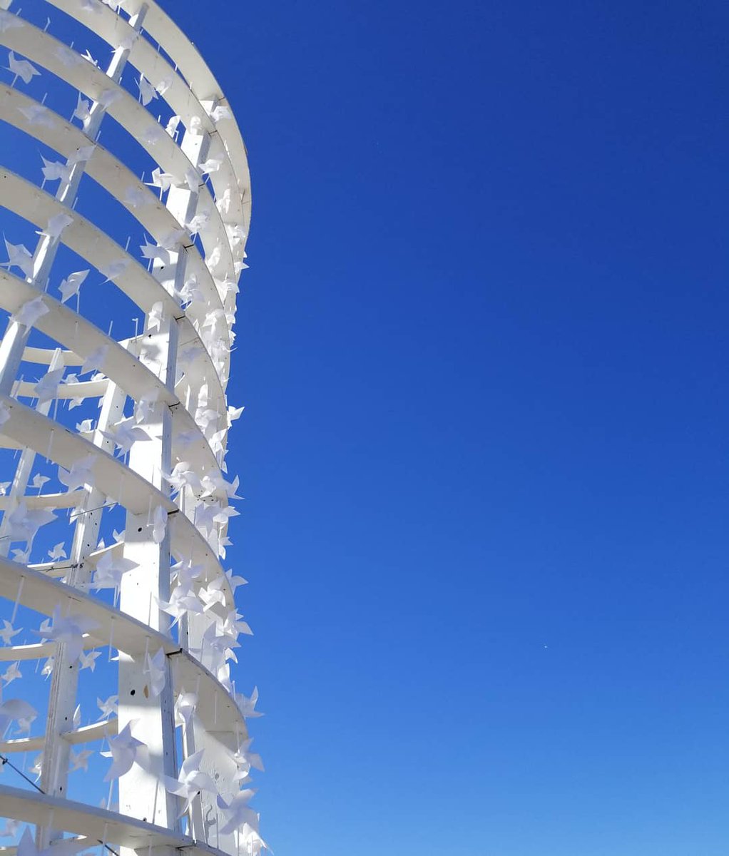bethdblogger's tweet photo. Beautiful (and cold) day for a walk/play down at the beach. #art installations up until April 1. So #grateful to have so many diverse things to do/see in #toronto #iheartTO #TO #mycity https://t.co/fAvjpu4tLW