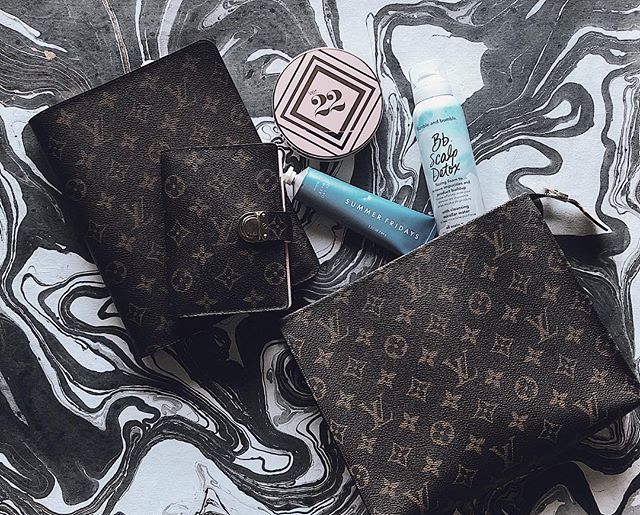 CyincerelyYours's tweet photo. All my March favorites! 🍀#lvtoiletrypouch26 #lvdeskagenda #cushionfoundation #cushioncompact #chosungah22 #조성아22 #대왕쿠션 #대왕팩트 #summerfridays #bumbleandbumble #louisvuittondeskagenda #louisvuitton https://t.co/yM4Lzd8vpF https://t.co/089gwcQ0s2