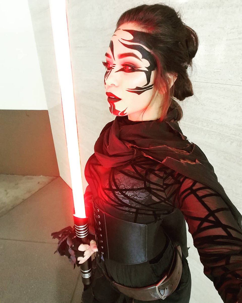 Badass Sith Rey is an awesome mashup #cosplay!#CosFans #Rey #ReyCosplay #St...