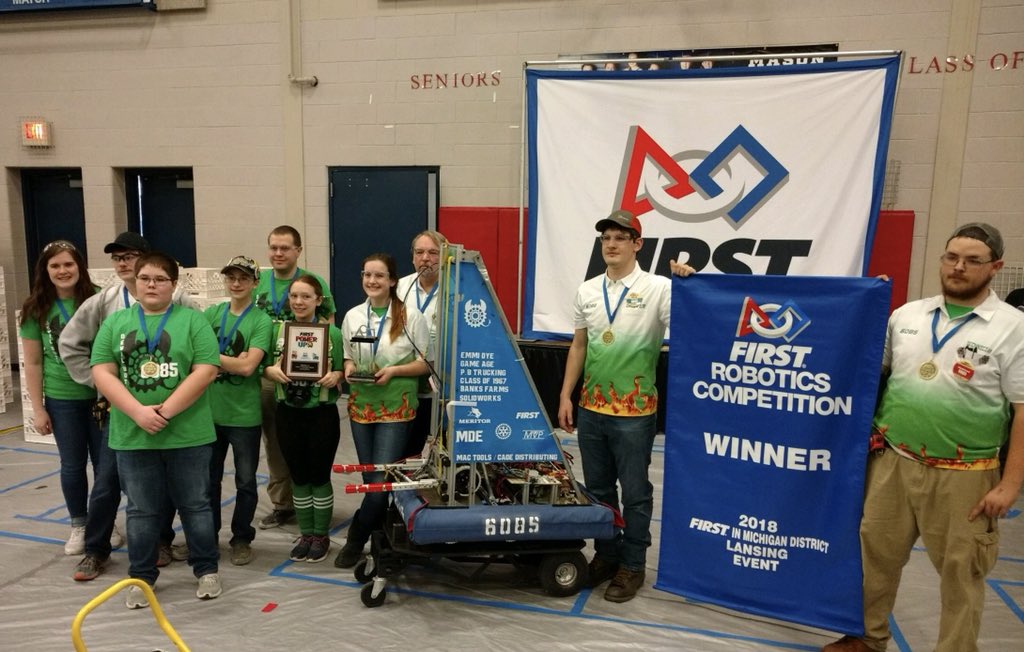 FRCteam6085's tweet photo. Team work makes the dream work!! @cometsrobotics @FIRSTTeam302 https://t.co/EMP9FRwbqd