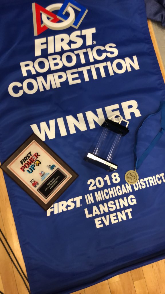 FRCteam6085's tweet photo. Team work makes the dream work!! @cometsrobotics @FIRSTTeam302 https://t.co/EMP9FRwbqd