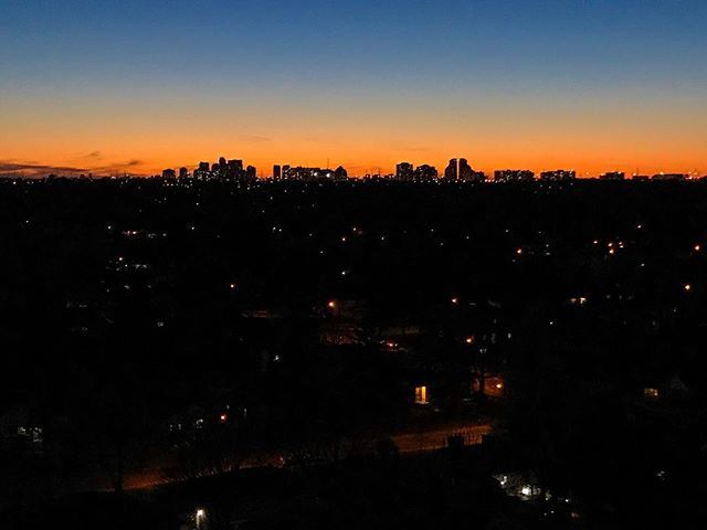 LarryDeMontreal's tweet photo. Have a great weekend ✌️ #Toronto #Ontario #Canada 🇨🇦 .
.
.
#Scarborough
#torontoigers ✔️ #lakeontario #travel #torontophoto #urbanexplorer #torontolife #picoftheday #torontophoytography #toronto_insta #torontoisland #torontophotographer #igerst… https://t.co/D7Ur4aMAzG https://t.co/E8iQ7YEm1B