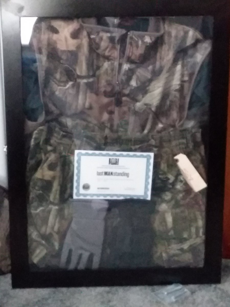 GinaH89's tweet photo. Its really a shame that so many @LastManABC fans now have clothing from the show that will be hanging on their wall instead of actors/actresses wearing them. Its heartbreaking what @ABCNetwork did #BoycottABC
#BringBackLMSforFallOf2018
#BringbackLastManStanding
#1TimAllenFan https://t.co/5MBwaXwVbH