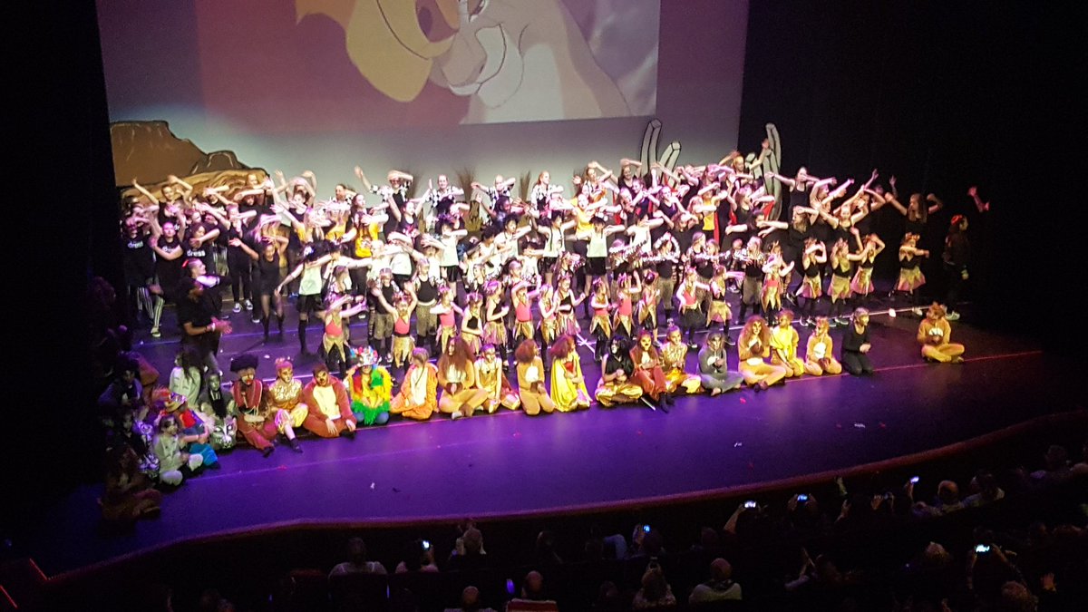 julienpeetoom's tweet photo. Vanmiddag een geweldige dans/musical voorstelling gezien van onze schoondochter.
#lionking #joy4all #Dronten https://t.co/vBawlhb3Rm