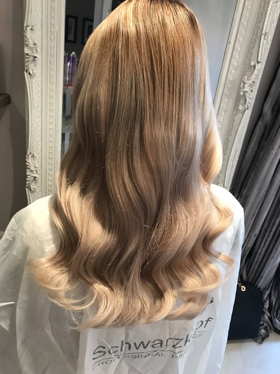 GlamCoutureExt's tweet photo. #beautyworks #microrings in shade 18/22a in 18” #cheshire #wilmslow #hairextensions https://t.co/Y94JUb53PT