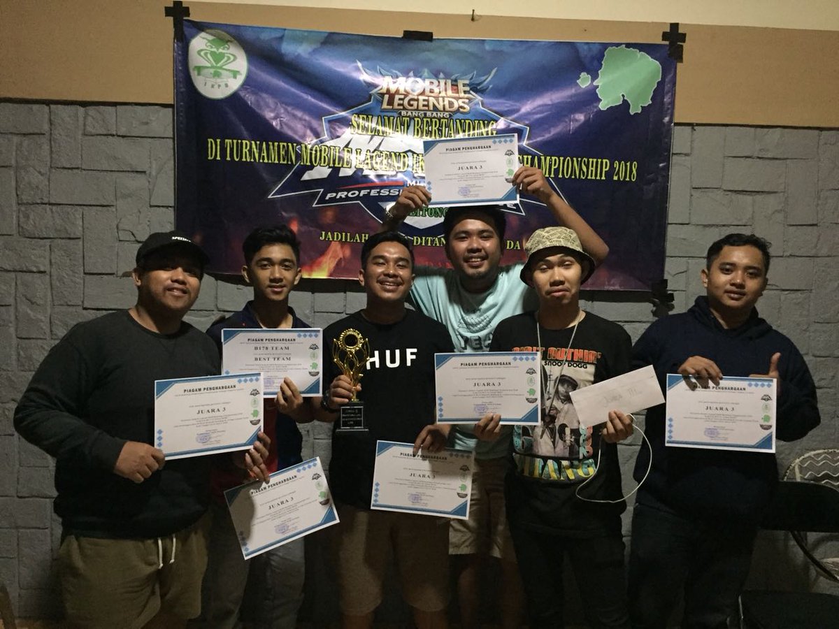 IKPB_Bdg's tweet photo. TURNAMEN MOBILE LAGEND IKPB Bandung Championship 2018 Berjalan sukses
#ikpbbandung
#bravoikpb https://t.co/ADFzJ8oSYQ