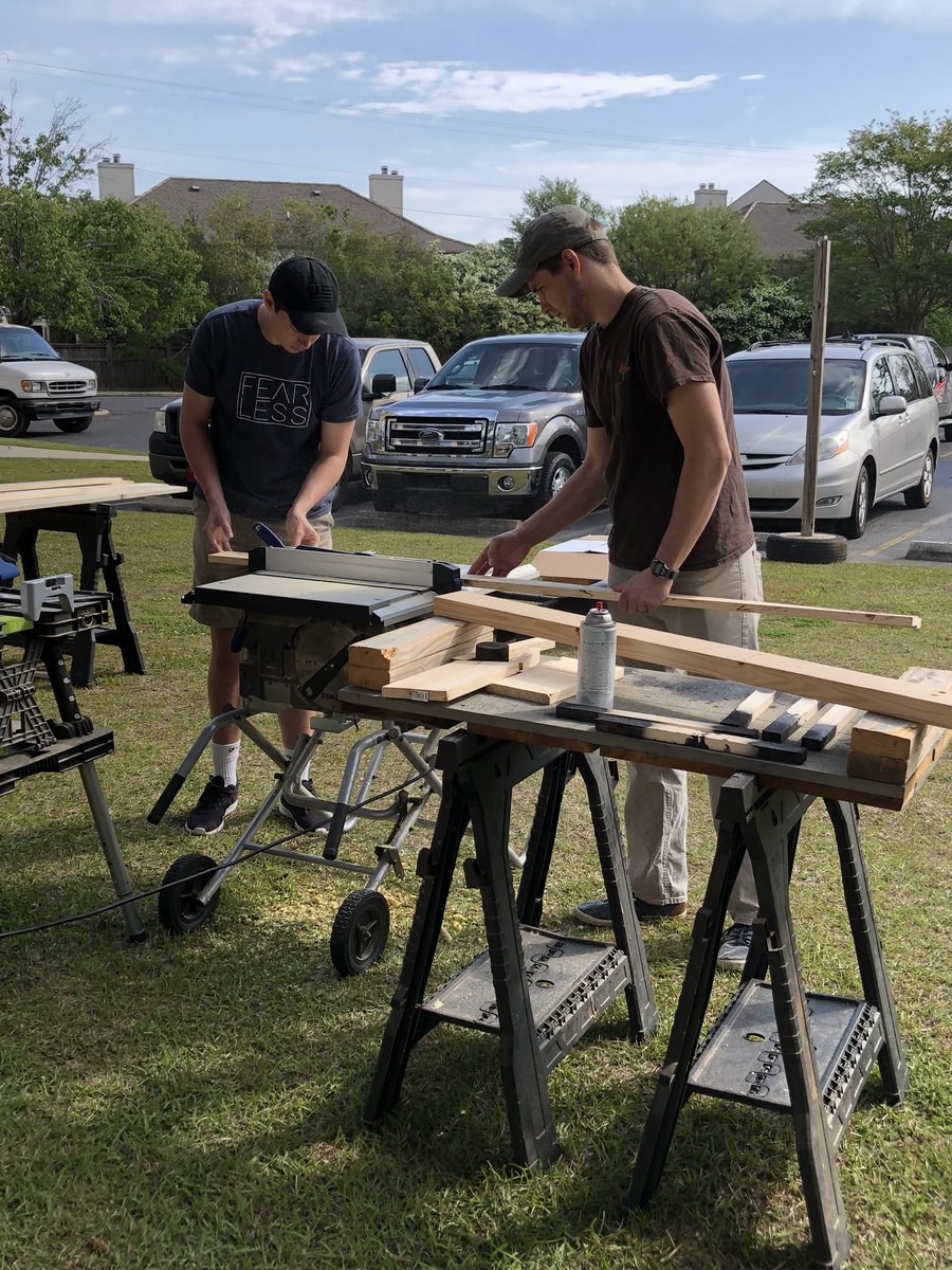 fbcmandeville's tweet photo. It was a beautiful day to get some work done around campus. A special thank you to @phillipbrodt and his team for organizing and leading. Thank you to everyone who came out to serve! #mandevillefbc #churchworkday #easteriscoming https://t.co/du3E4V3zqd