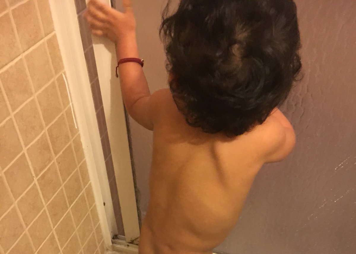 HmGerardo's tweet photo. Que tengan un bonito sábado! Vamos a bañar a este Niño jajajajaja ❤️ https://t.co/PXXWKnEhGR