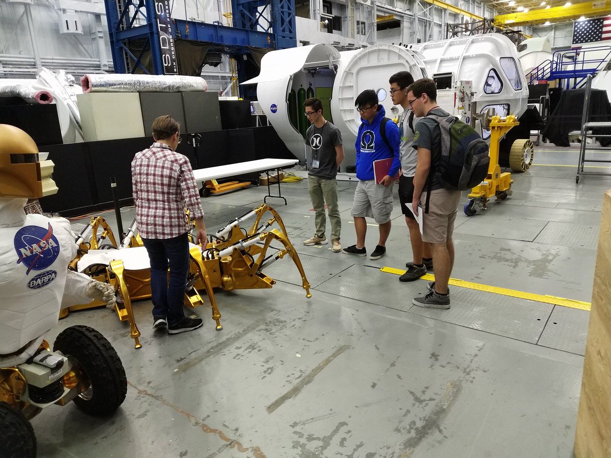 We took a little break from the #JSCSSDC18 to visit the <a href="/Robonauts118/">Robonauts Team 118</a> ahead of the Detroit Championships! Good luck in Denver! #SCNStars #OMGRobots