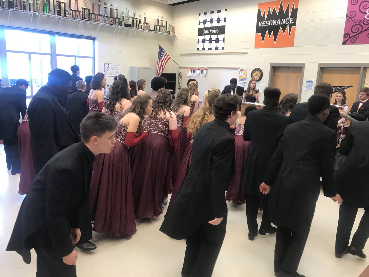 Be sure not to miss the last competition show of the night, Thomas Dale Knight Scene at 4:30! Everyone loves a band!! 
#GetClassic