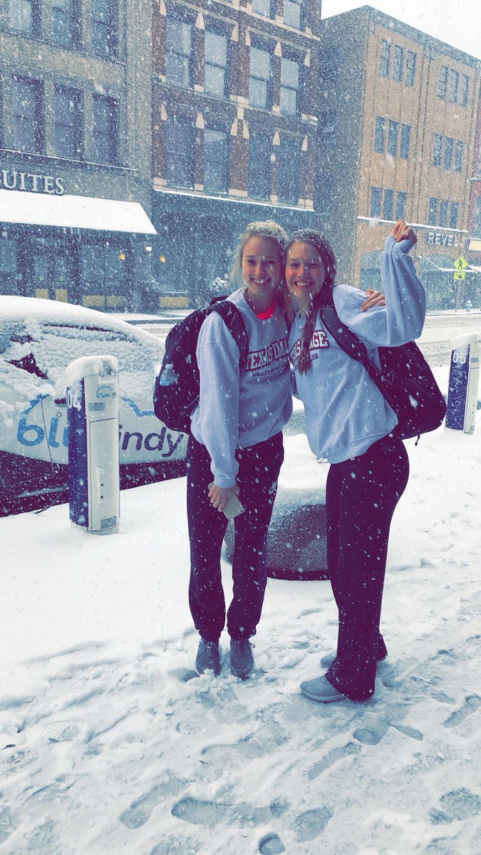 courtney_carp51's tweet image. Hey @jaguarvball and @ArgyleVball Your girls representing for @tximg @NikeMEQ in Indy! #ImageSTRONG