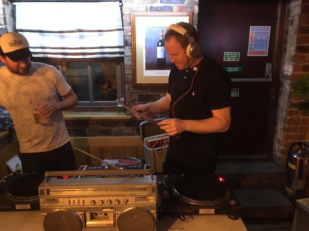 Part-time assistant manager, part-time painter 👩‍🎨, part-time DJ 🎶......... FULL TIME LEGEND! 

Super Rob-man looking at this vinyl like all <a href="/OsbaldwickFC/">Osbaldwick FC</a> fans are looking at us sitting 3rd in the league 👀 #11Warriors #CanYouSmellTheBacon