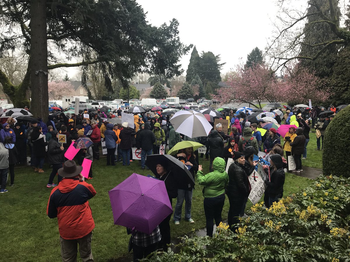 JProkop16's tweet photo. Hundreds of people are gathered at O.O Howard House in #VanWa. Student organizers are sharing the mission of #MarchForOurLives before everyone starts marching. “Change is coming and it starts now.” https://t.co/TeryQM7tAB
