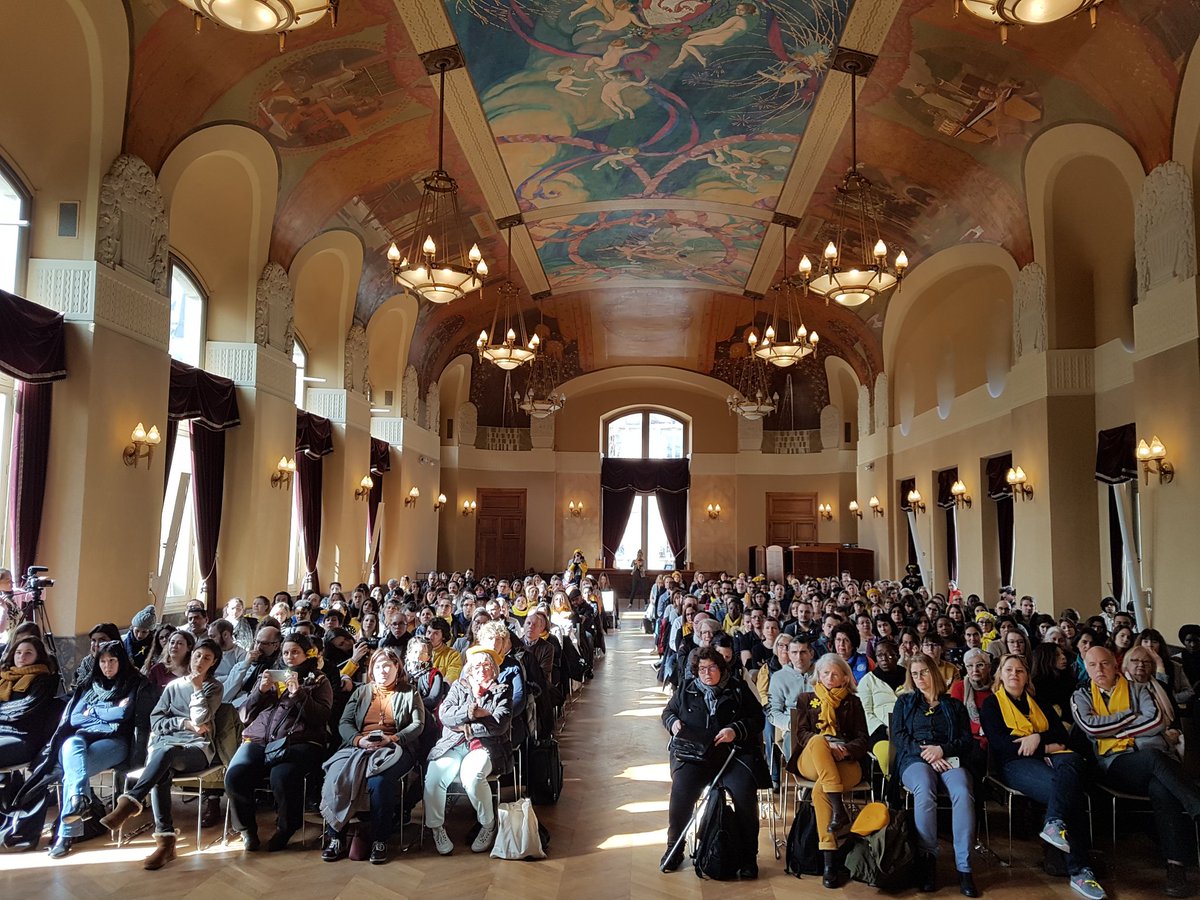 MKvaskoff's tweet photo. Conference and march to raise #endometriosis awareness in Paris today #EndoMarch2018 #EndoMarch #endomarch_fr #WorldWideEndoMarch @ENDOmindFrance @les_Memsettes @InformationEndo https://t.co/gISBGX0azG
